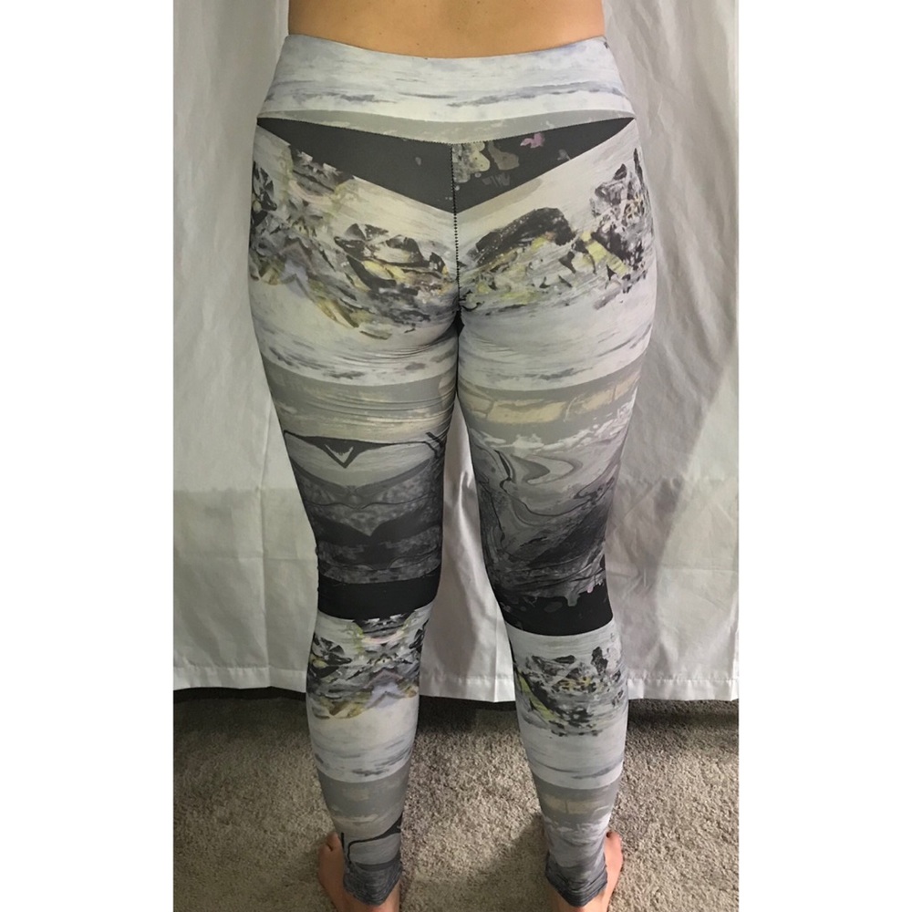 Onzie Yoga Leggings Size XS - Picture 4 of 7